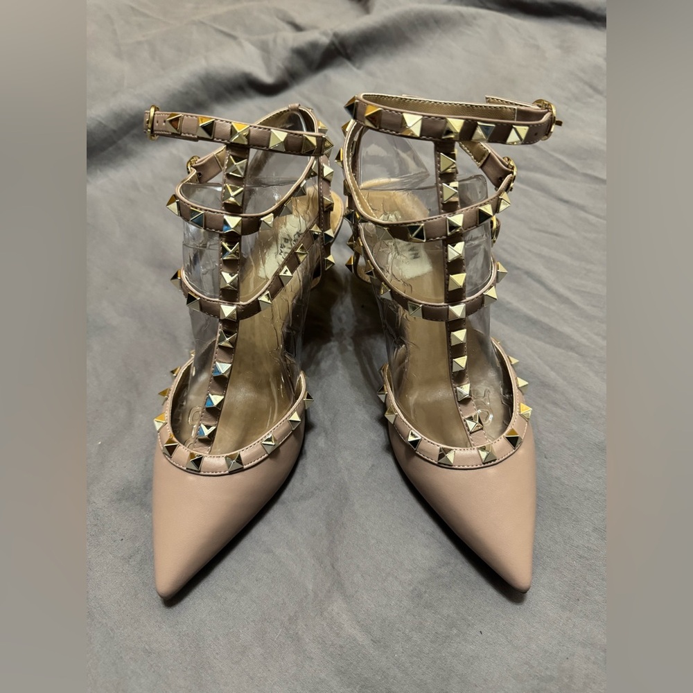 Rockstud Kaitlyn PanTaupe Kitten Heels Size 8.5. NWT